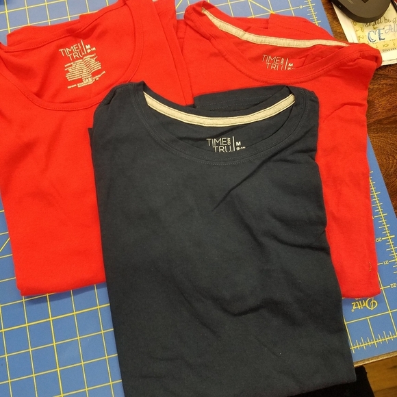 Time and Tru Tops - Set 3 Time & Tru Med (8-10) 1 Blue & 2 Red